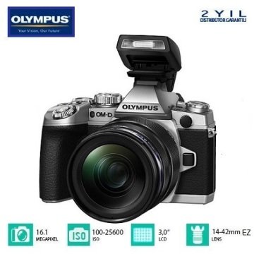 OLYMPUS E-M10 MARK II +12.40  F:2,8 ZUIKO  LENSLİ KİT