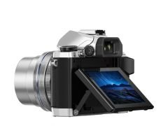OLYMPUS E-M10 MARK II +12.40  F:2,8 ZUIKO  LENSLİ KİT