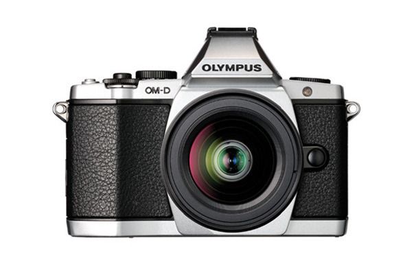 OLYMPUS  EM5 +FL-LM1 FLAŞ+12-50 f:3,5-5,6 LENSLİ KİT AYNASIZ DSLR FOTO MAKİNA GÜMÜŞ(SİLVER)