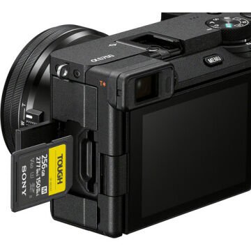 Sony A6700 18-135mm Lensli Aynasız Fotoğraf Makinesi