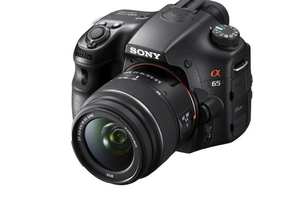 SONY ALPHA 65 + 18-55 LENS